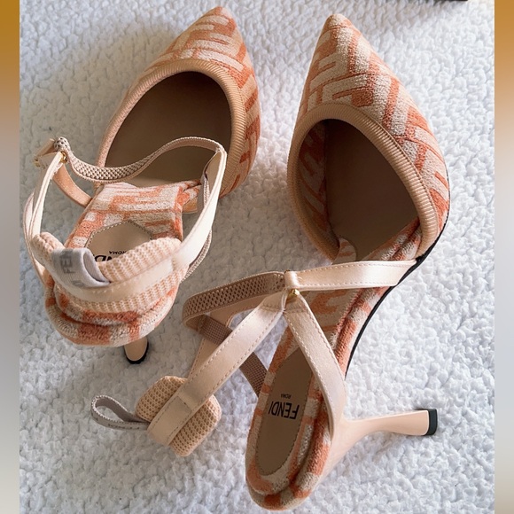 Authentic Fendi Women’s FF Jacquard Colibri Lite Slingback Pumps - Picture 6 of 16